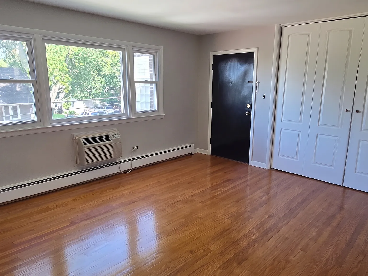 7427 Dixon — Photo 3