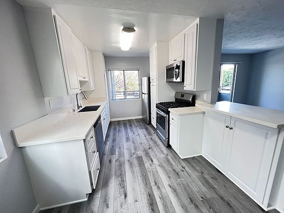 2nd image of 11621 Ohio Ave APT 1
