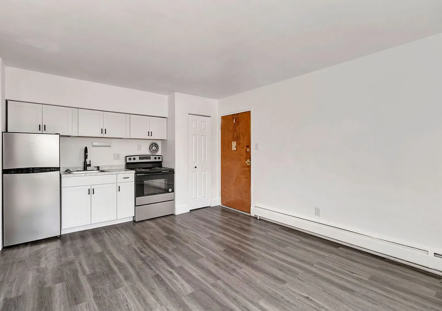 3298 Camvic Terrace Apartments — Photo 2