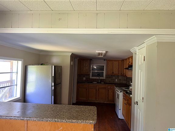 3rd image of 2519 Rose Dr
