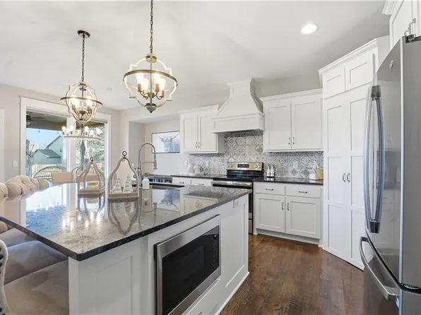 16936 W 163rd Ter, Olathe, KS 66062