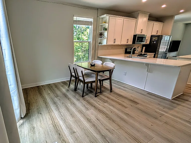 460 Spearfield Ln — Photo 4