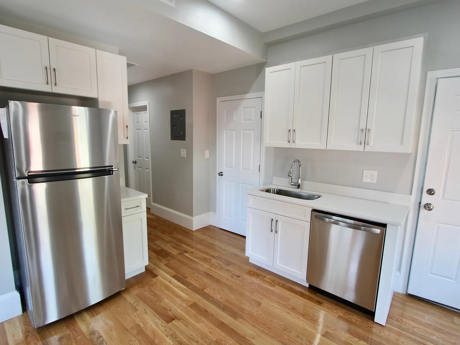 460 Saratoga Street Apartments — Photo 3