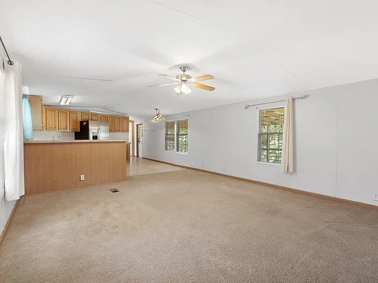 460 Red Oak Dr — Photo 4