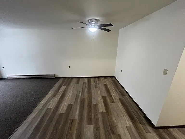 312 W Broadway St #7 — Photo 11