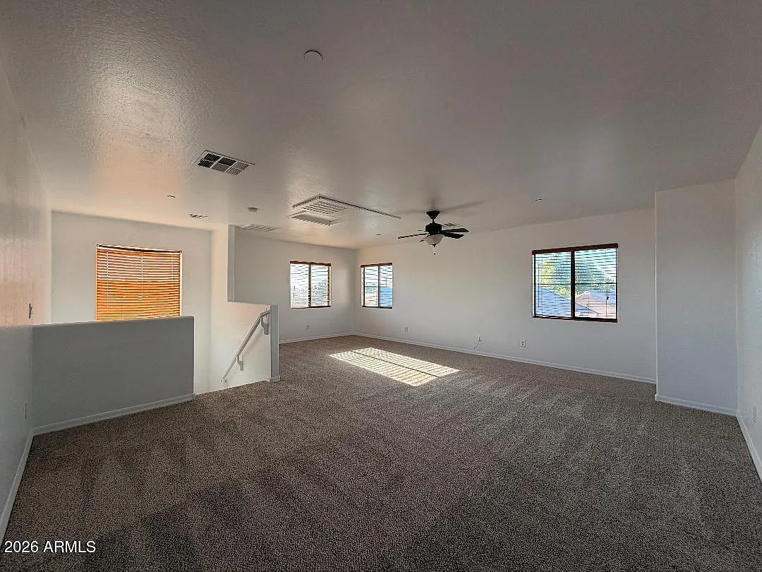 4 bed, 3.5 bath, 2260 sqft, $2,400 — Photo 2