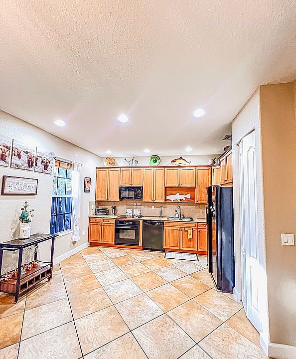 1st image of 4412 Morgan Ln #4412