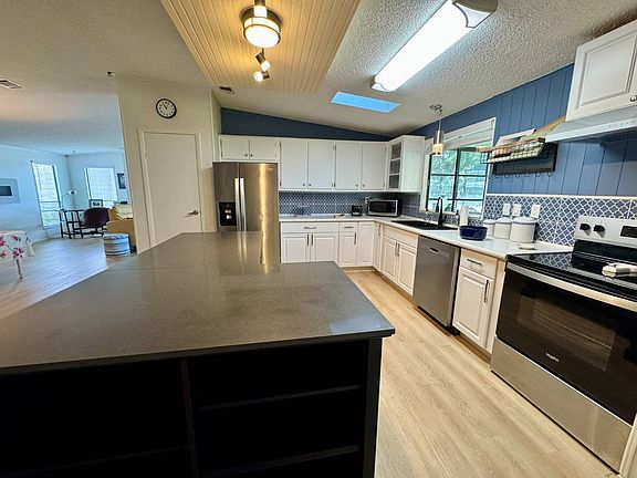 4th image of 108 Maple Dr
