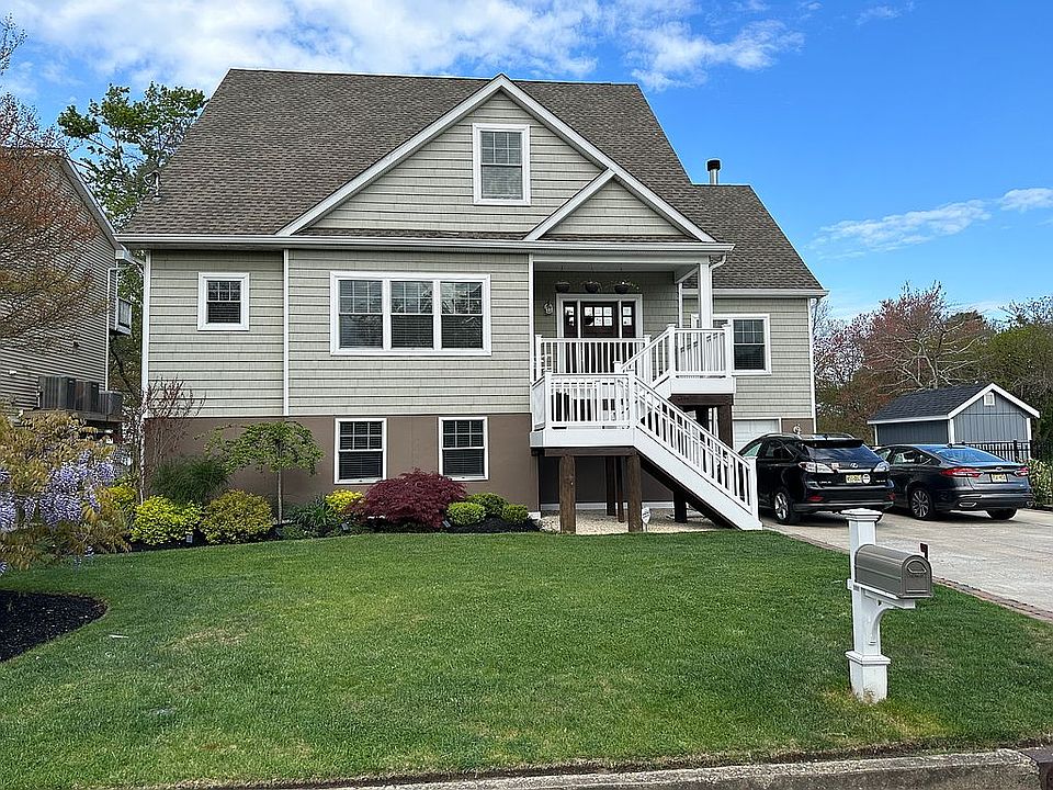 1st image of 112 Point O Woods Dr