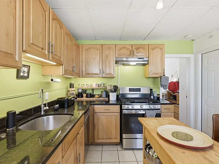 88 Vernal St #A — Photo 4