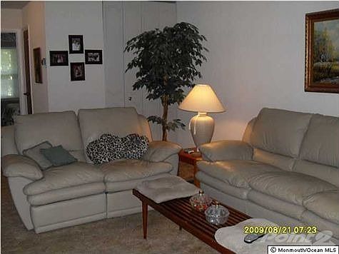 1st image of 548B Sheffield Ct