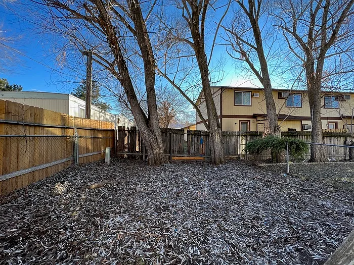 3 bed, 1.0 bath, 1056 sqft, $1,750 — Photo 2
