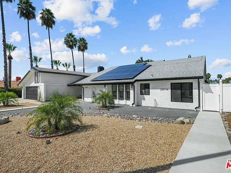 20071 1/2 Emerald Meadow Dr — Photo 1