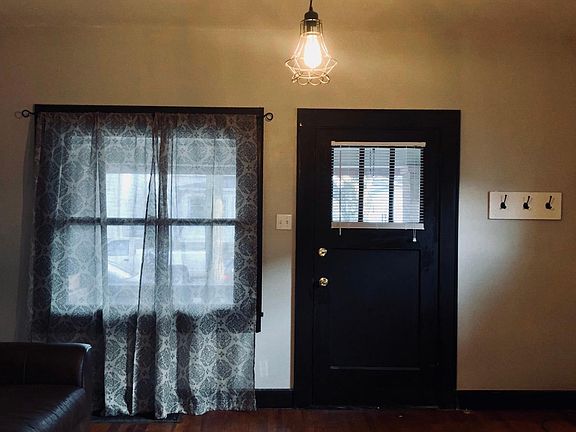 2nd image of 1042 Hervey St