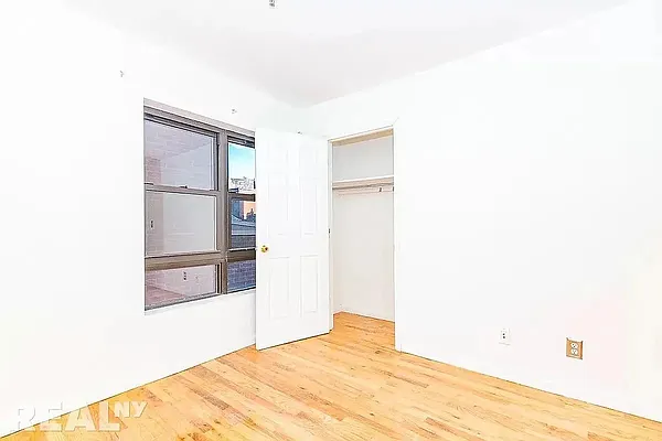 Rented by REAL New York | media 11