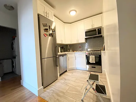 Rented by EastMount Realty LLC | media 14