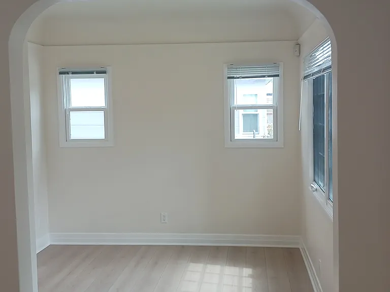 6721 Tyrone Ave — Photo 5