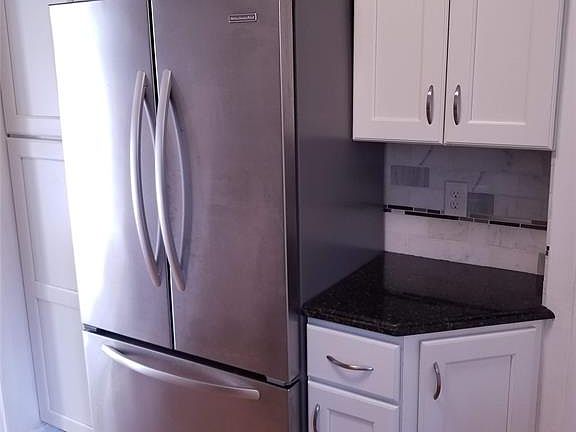 4th image of 1450 Edgewood Ave