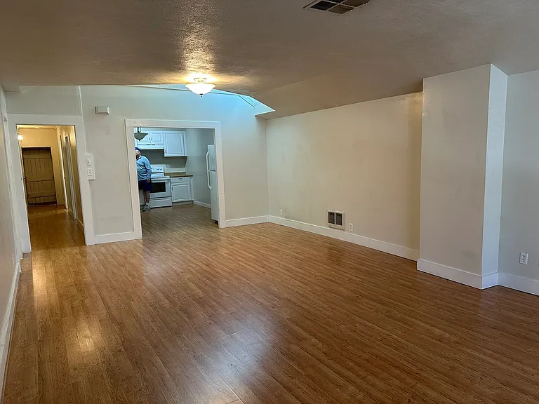 46 N Stewart St #F — Photo 6