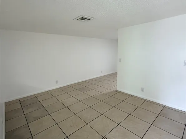 286-296 Lowell Ave #286, North Fort Myers, FL 33917