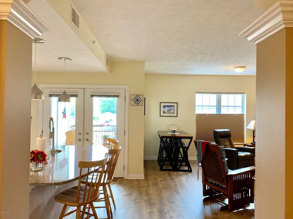 401 W Ludington Ave #20, Ludington, MI 49431