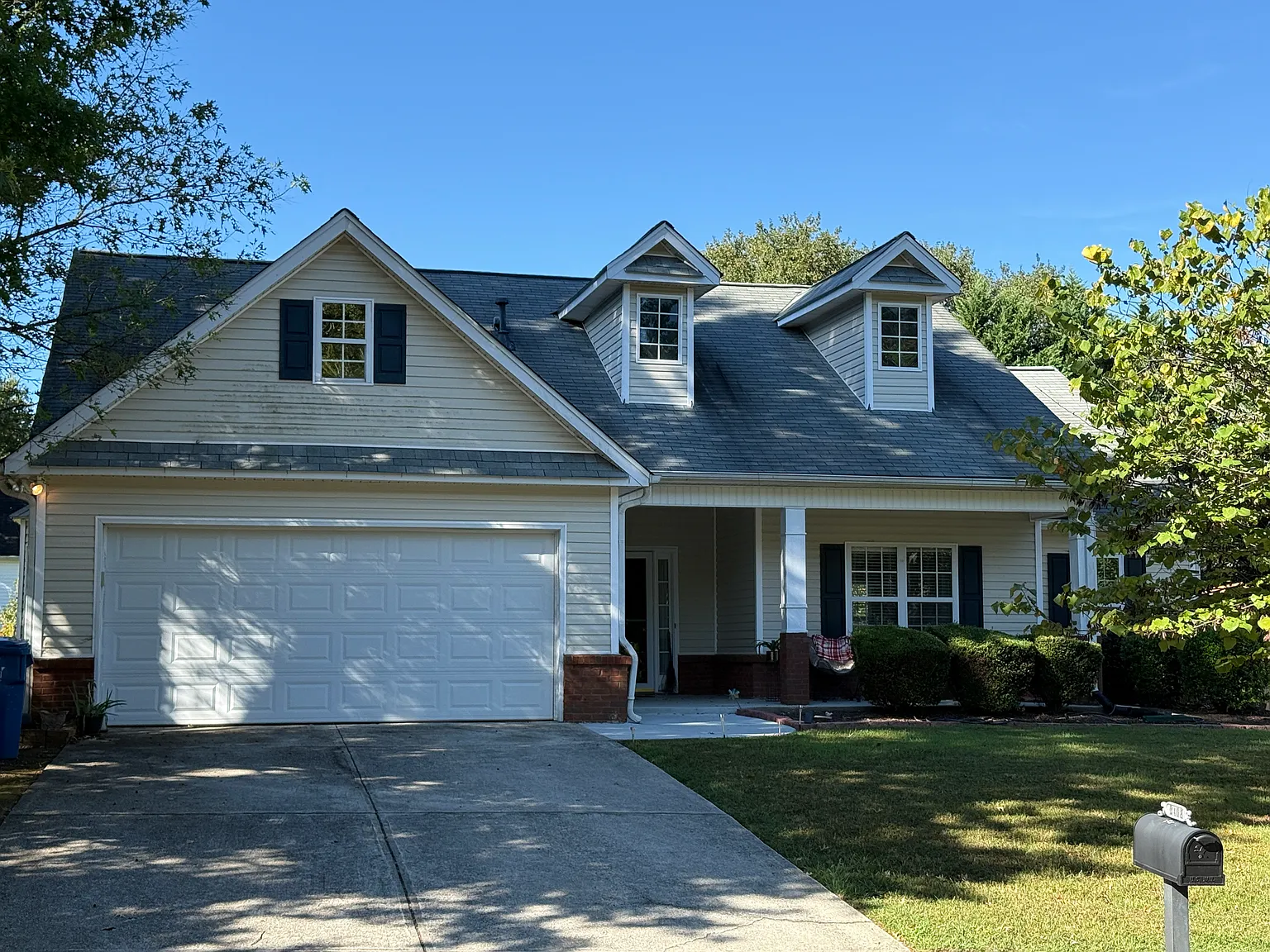 3 bed, 2.5 bath, 1787 sqft, $2,300 — Photo 1