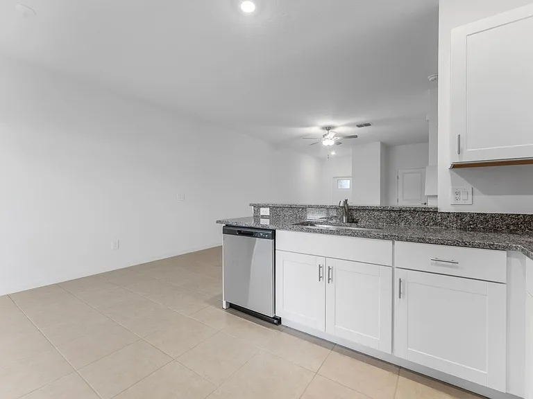 6288 Shiner St — Photo 11