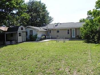 4th image of 952 Pebblebrook Dr