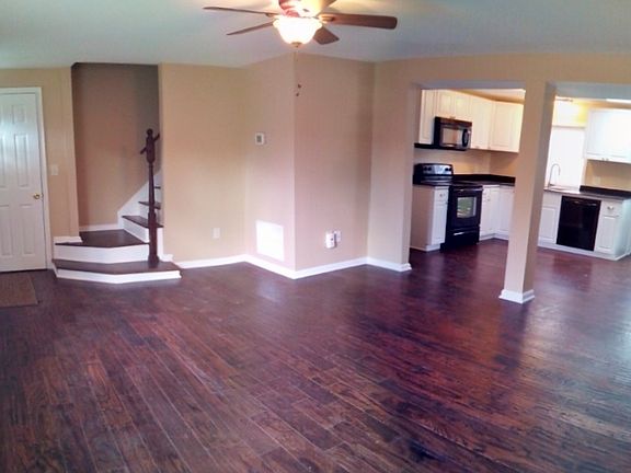 Livingroom w/ Open floor plan