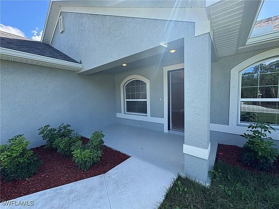 3rd image of 202 Jacaranda Pkwy E