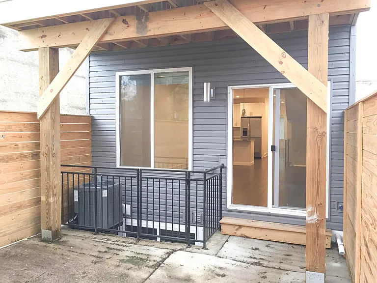 404 W Berks St — Photo 11