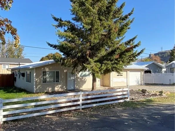 54 Goodfellow Ave, Electric City, WA 99123