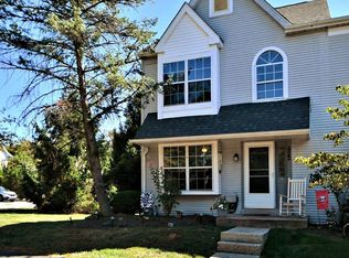 622 Greentree Ln, Norristown, PA 19403