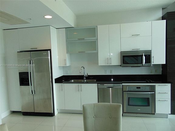 5th image of 60 SW 13th St APT 2619