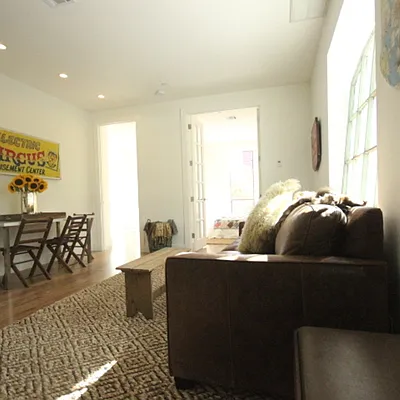 Rented by Nooklyn NYC LLC | media 52