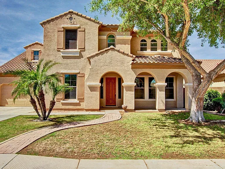 3310 E Lark Dr
