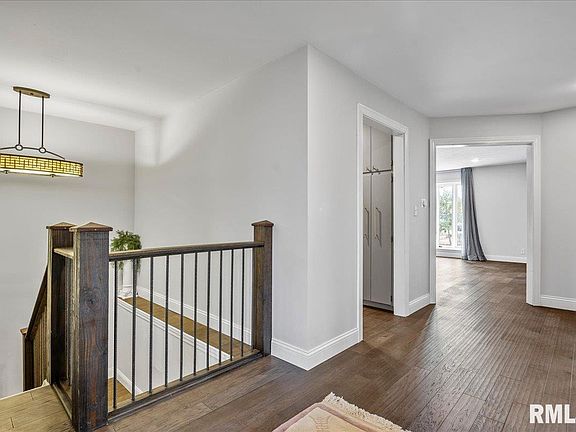 4th image of 902 W Austin Dr