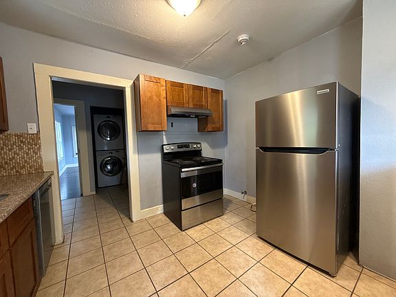 5th image of 1007 Ripley Ave