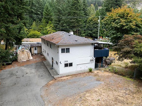 2nd image of 2808 Sooke Lake Rd