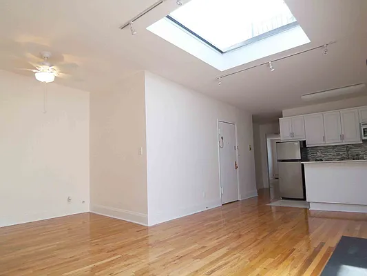 Rented by City Connections Realty | media 16