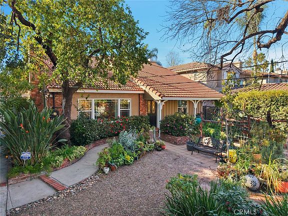 3rd image of 4963 Haskell Ave