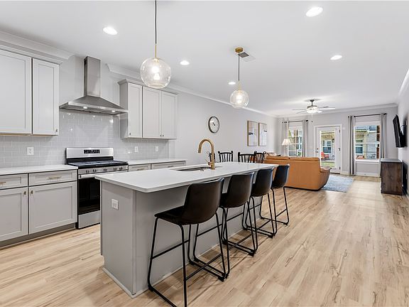 2nd image of 614 Thornberry Dr