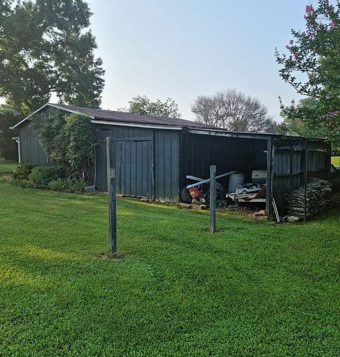 2nd image of 1571 Keencheefoonee Rd