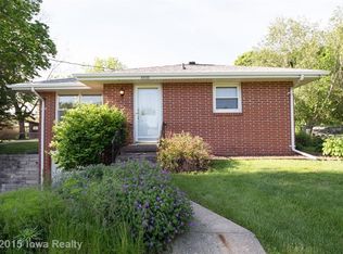 6538 Washington Ave, Windsor Heights, IA 50324