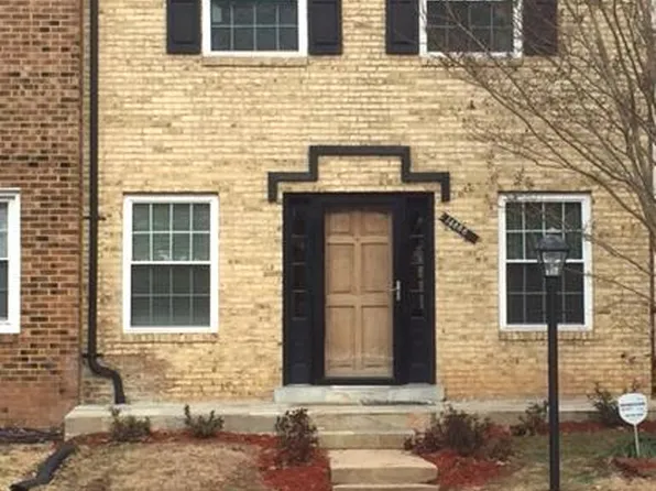 14886 Lambeth Sq, Centreville, VA 20120