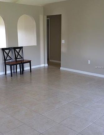 4th image of 717 Parrot Ct