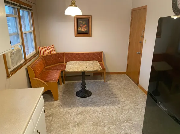 5547 W Higgins Ave, Chicago, IL 60630