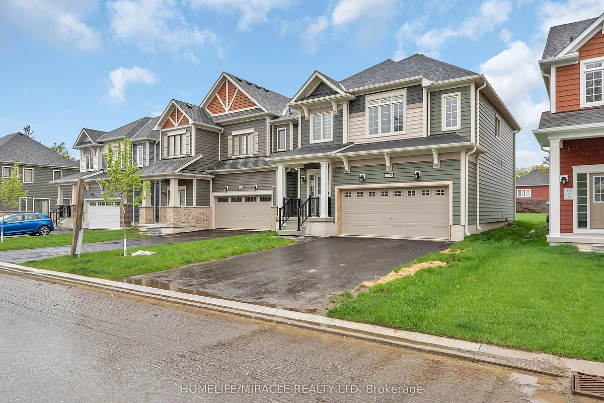 Photo 2 of 42 - 270 Beechwood Forest Ln - Gravenhurst, ON Building Photo - 270 Beechwood Forest Ln