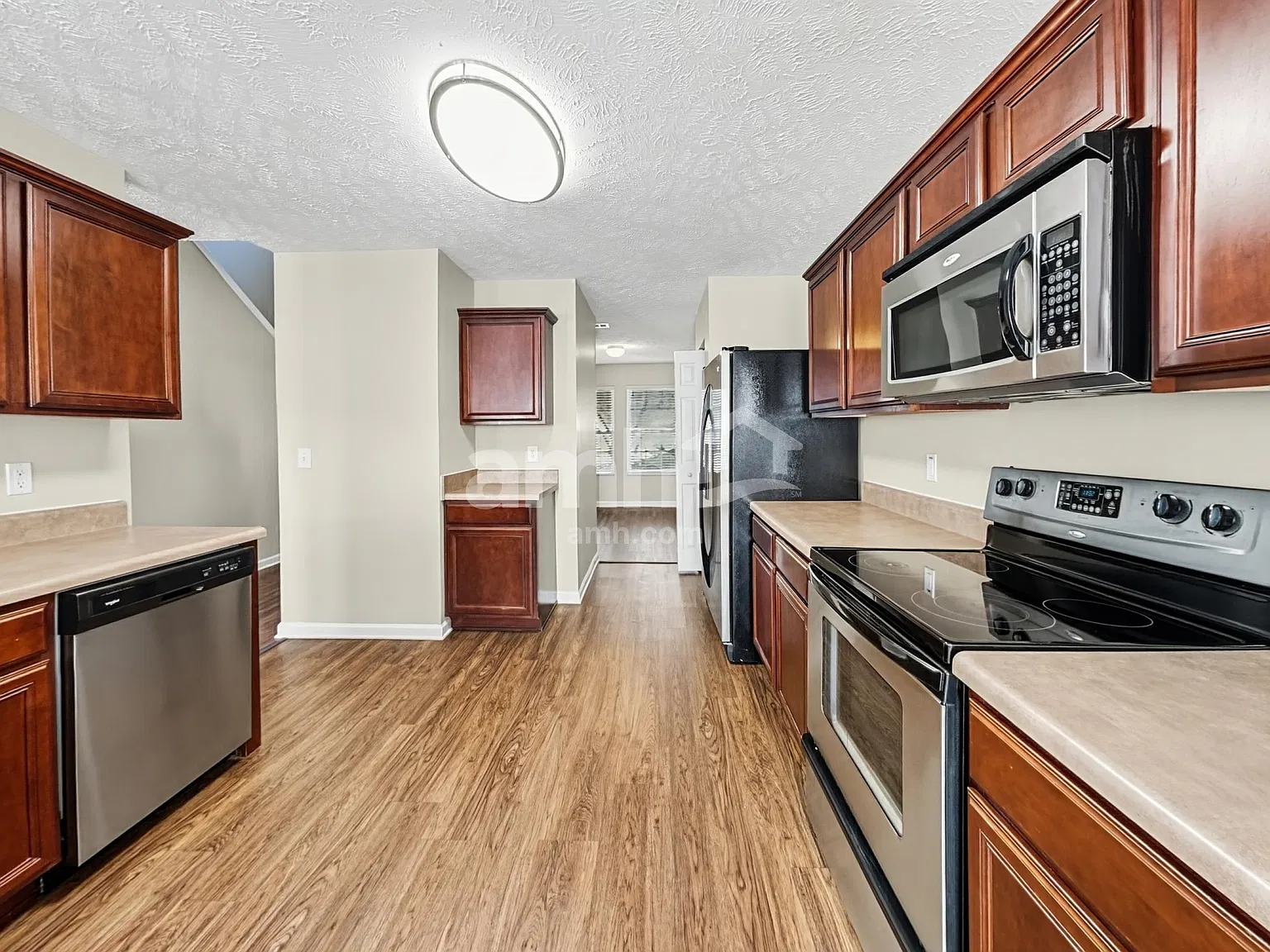3 bed, 2.5 bath, 2244 sqft, $2,405 — Photo 4