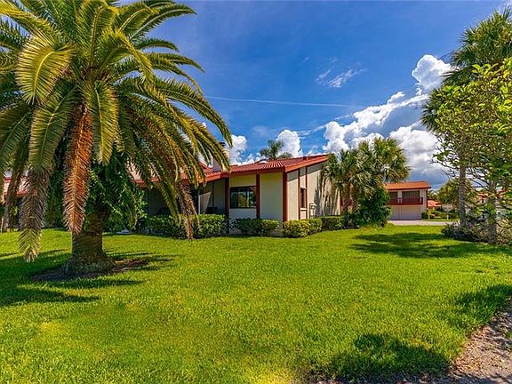 2nd image of 734 Sorrento Inlet